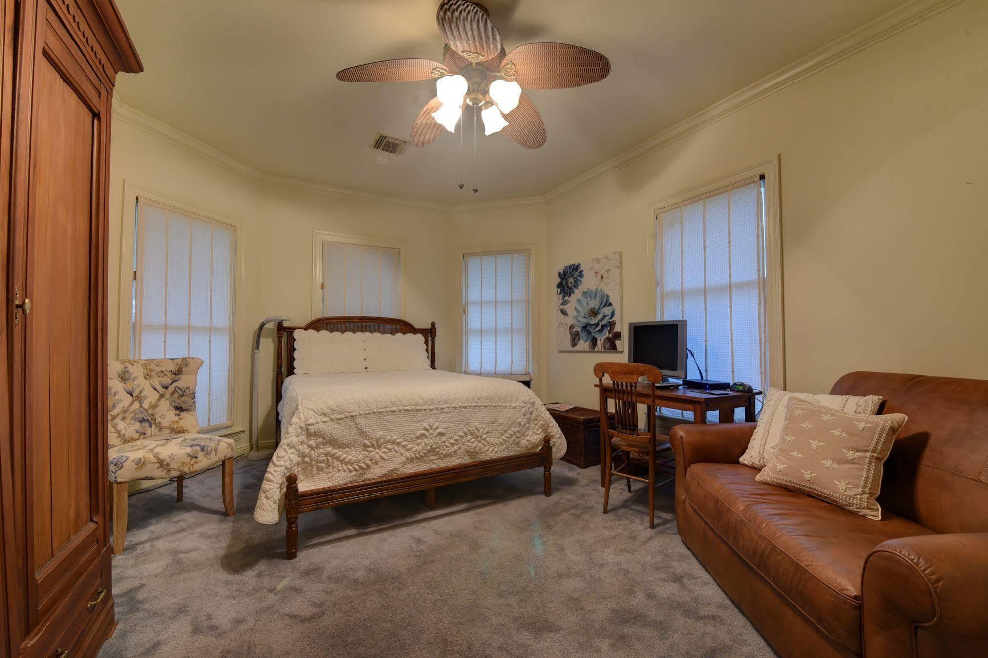 A Chateau On The Bayou Bed & Breakfast Raceland Extérieur photo